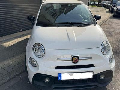 Gebraucht Abarth 595 Turismo 165 PS (121 kW) 2019 Weiß Kleinwagen