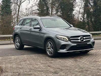 Grau Gebraucht 2019 Mercedes GLC220 AMG line SUV | 25.900 € (Fairer Preis)