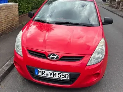 Gebraucht Hyundai i20 77 PS (56 kW) 2009 Rot Kleinwagen