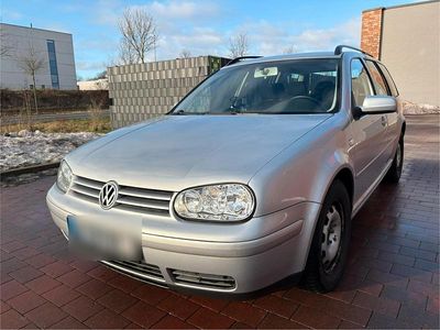 Silber Gebraucht 2003 VW Golf IV Kombi | 900 € (Guter Preis)