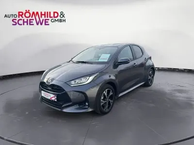 Neu Toyota Yaris 117 PS (86 kW) 2025 Grau Kleinwagen