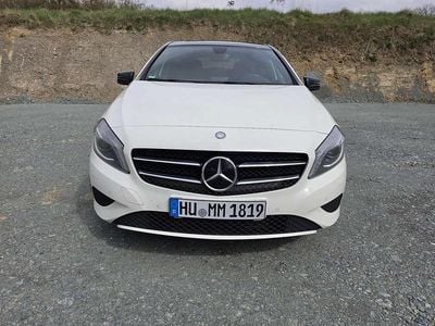 Gebraucht Mercedes A200 Urban 136 PS (100 kW) 2014 Weiß Limousine