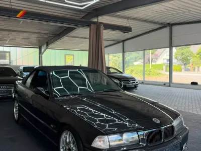 Gebraucht BMW 328 Cabriolet M Sport 193 PS (141 kW) 1996 Schwarz Cabrio