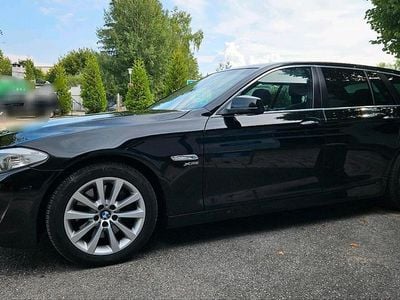 Gebraucht BMW 530 258 PS (189 kW) 2011 Blau Kombi