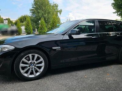 Blau Gebraucht 2011 BMW 530 Kombi | 9.980 € (Fairer Preis)