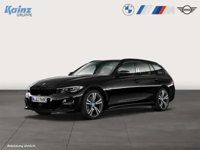 Gebraucht BMW 320e M Sport 204 PS (150 kW) 2022 Black sapphire Kombi