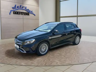 Gebraucht Mercedes GLA180 122 PS (89 kW) 2019 Schwarz SUV