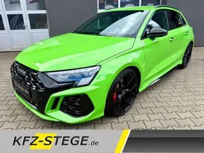 Gebraucht Audi RS3 Ambiente 400 PS (294 kW) 2023 Grün Limousine