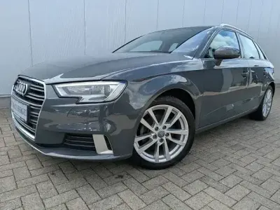 Gebraucht Audi A3 Sport 150 PS (110 kW) 2019 Nanograu Limousine