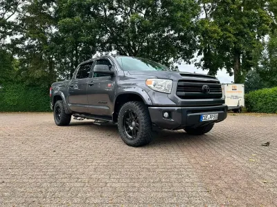 Gebraucht Toyota Tundra 381 PS (280 kW) 2016 Grau Pickup