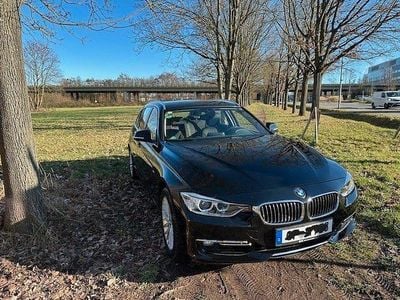Gebraucht BMW 320 Luxury Line 184 PS (135 kW) 2015 Schwarz Kombi