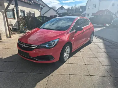 Gebraucht Opel Astra 125 PS (91 kW) 2019 Rot Limousine
