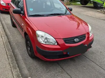 Używany Kia Rio Attract 97 KM (71 kW) 2009 Srebrny Sedan/Limuzyna