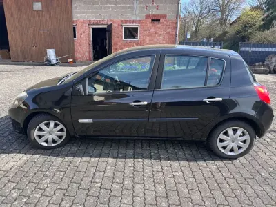 Occasion Renault Clio II Rip Curl 101 ch (74 kW) 2008 Noir Citadine