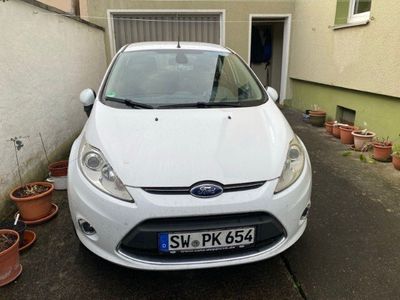 Gebraucht Ford Fiesta 120 PS (88 kW) 2012 Weiß Kleinwagen