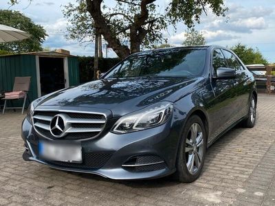 gebraucht Mercedes E200 / TÜV 2025