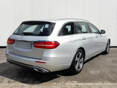 Gebraucht Mercedes E220 194 PS (142 kW) 2019 Silber metallic
