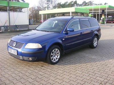 Blau Gebraucht 2001 VW Passat Comfortline Kombi | 1.800 € (Fairer Preis)