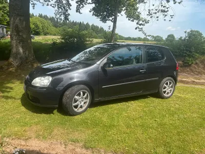 Gebraucht VW Golf V 75 PS (55 kW) 2005 Schwarz Kleinwagen