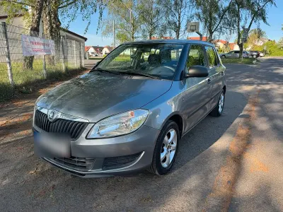 Gebraucht Skoda Fabia 60 PS (44 kW) 2013 Grau Limousine
