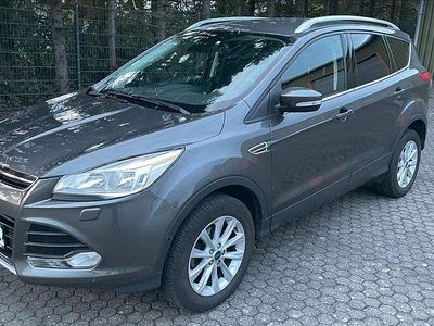 Gebraucht Ford Kuga Titanium 150 PS (110 kW) 2015 Grau SUV