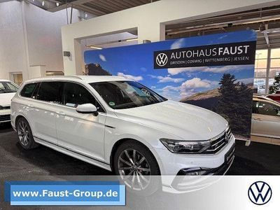 Weiß perleffekt Gebraucht 2022 VW Passat Elegance Kombi | 29.950 € (Etwas zu teuer)