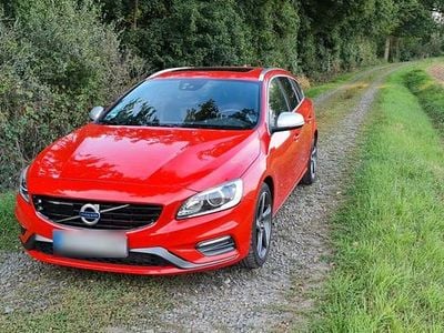 Second-hand Volvo V60 R-Design 245 CP (180 kW) 2015 Roșu Break