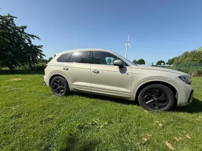 Gebraucht VW Touareg Elegance 231 PS (169 kW) 2024 Beige SUV