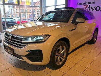Beige Gebraucht 2022 VW Touareg R-line SUV | 52.940 € (Fairer Preis)