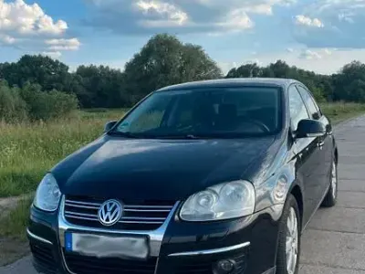 Gebraucht VW Jetta 105 PS (77 kW) 2008 Schwarz Limousine