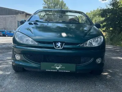 Gebraucht Peugeot 206 CC 109 PS (80 kW) 2003 Grün Cabrio