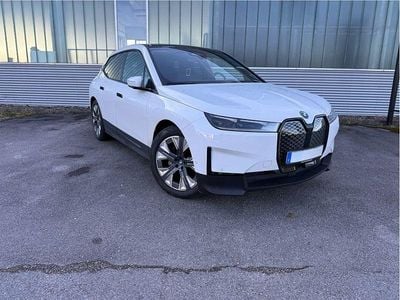 Gebraucht BMW iX Sport Line 239 kW (326 PS) 2022 Weiß SUV