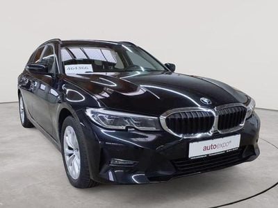 Saphirschwarz metallic Gebraucht 2021 BMW 320e Sport Line Kombi | 25.990 € (Fairer Preis)