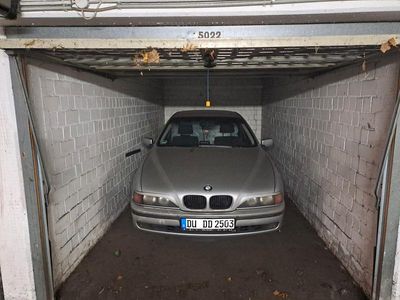 BMW 523