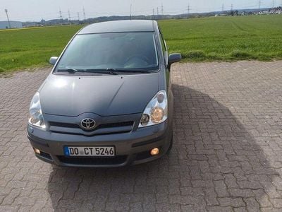 Usata Toyota Corolla Verso Executive 129 CV (94 kW) 2006 Grigio Monovolume