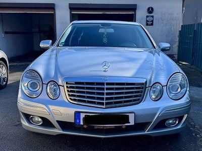 Gebraucht Mercedes E220 Elegance 170 PS (125 kW) 2007 Silber Limousine