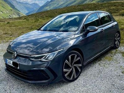 Grau Gebraucht 2021 VW Golf VIII R-line Limousine | 19.900 € (Guter Preis)