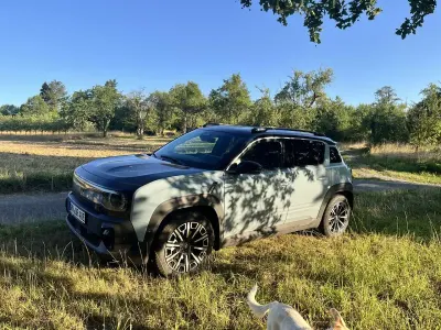 Gebraucht Renault 4 E-Tech Iconic 110 kW (150 PS) 2025 Blau SUV