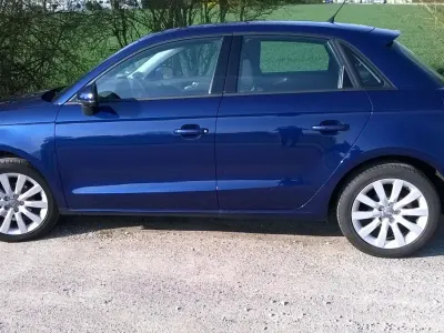 Gebraucht Audi A1 Sportback Attraction 86 PS (63 kW) 2014 Blau Kleinwagen