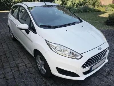 Gebraucht Ford Fiesta SYNC Edition 101 PS (74 kW) 2015 Weiß Kleinwagen