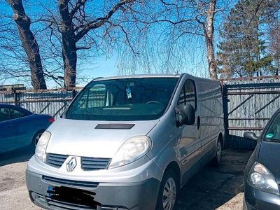 Gebraucht Renault Trafic 115 PS (84 kW) 2007 Silber Van / Kleinbus
