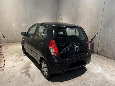 Gebraucht Hyundai i10 67 PS (49 kW) 2009 Schwarz Kleinwagen