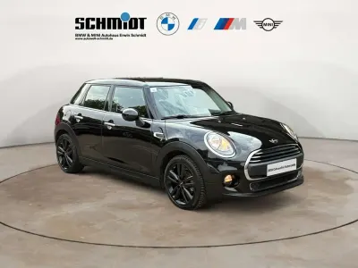 Gebraucht Mini ONE 102 PS (75 kW) 2016 Midnight black metallic Kleinwagen