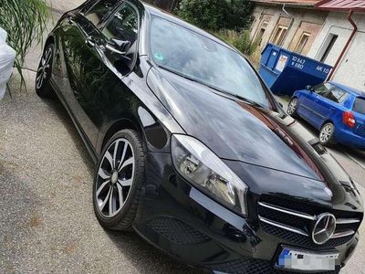 Begagnad Mercedes A200 Urban 136 HK (100 kW) 2012 Svart Sedan