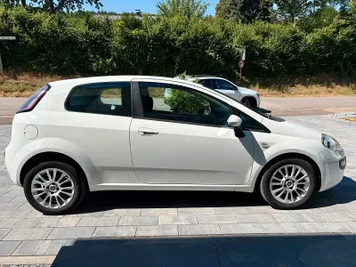 Gebraucht Fiat Punto Evo 105 PS (77 kW) 2010 Weiß Kleinwagen