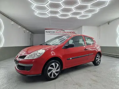 Gebraucht Renault Clio II 65 PS (47 kW) 2006 Rot Limousine