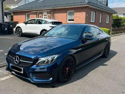 Gebraucht Mercedes C250 AMG line 211 PS (155 kW) 2017 Blau Coupé
