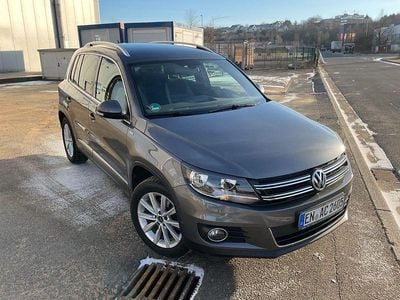 Grau Gebraucht 2014 VW Tiguan Life SUV | 8.600 € (Guter Preis)