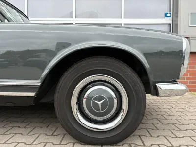 Gebraucht Mercedes W113 150 PS (110 kW) 1967 Grau Cabrio