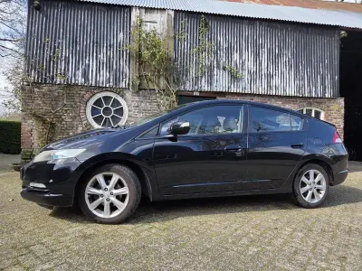 Käytetty Honda Insight Hybrid 88 HP (64 kW) 2010 Musta Viistoperä